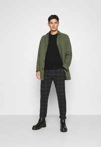 Lacoste Neule - black