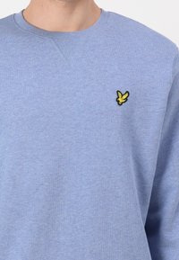 Lyle & Scott CREW NECK - Sweatshirt - fresh water