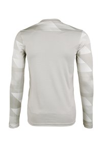 Hellgraues Langarmshirt mit strukturiertem Muster, aus einem maschenartigen Stoff. Die Ärmel haben diagonale weiße Akzente und Streifen.