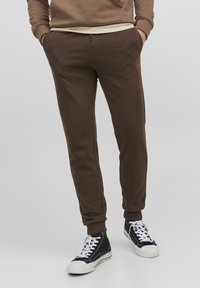 Jack & Jones JJIGORDON JJSHARK - Dresside alumine osa - seal brown