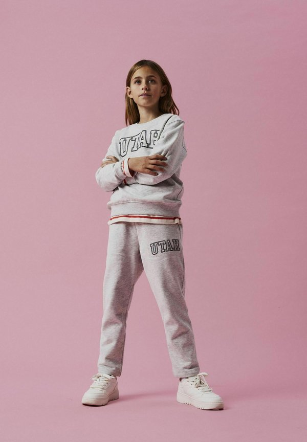 REGULAR FIT - Sweatshirt