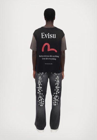 Evisu PLASTISOL PRINT AND CONTRAST STITCH - Triko s potiskem - black