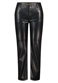 Zwarte leren broek met een gladde textuur, voorzien van een aansluitend ontwerp, voorzakken en een gouden gespaccent op de tailleband.