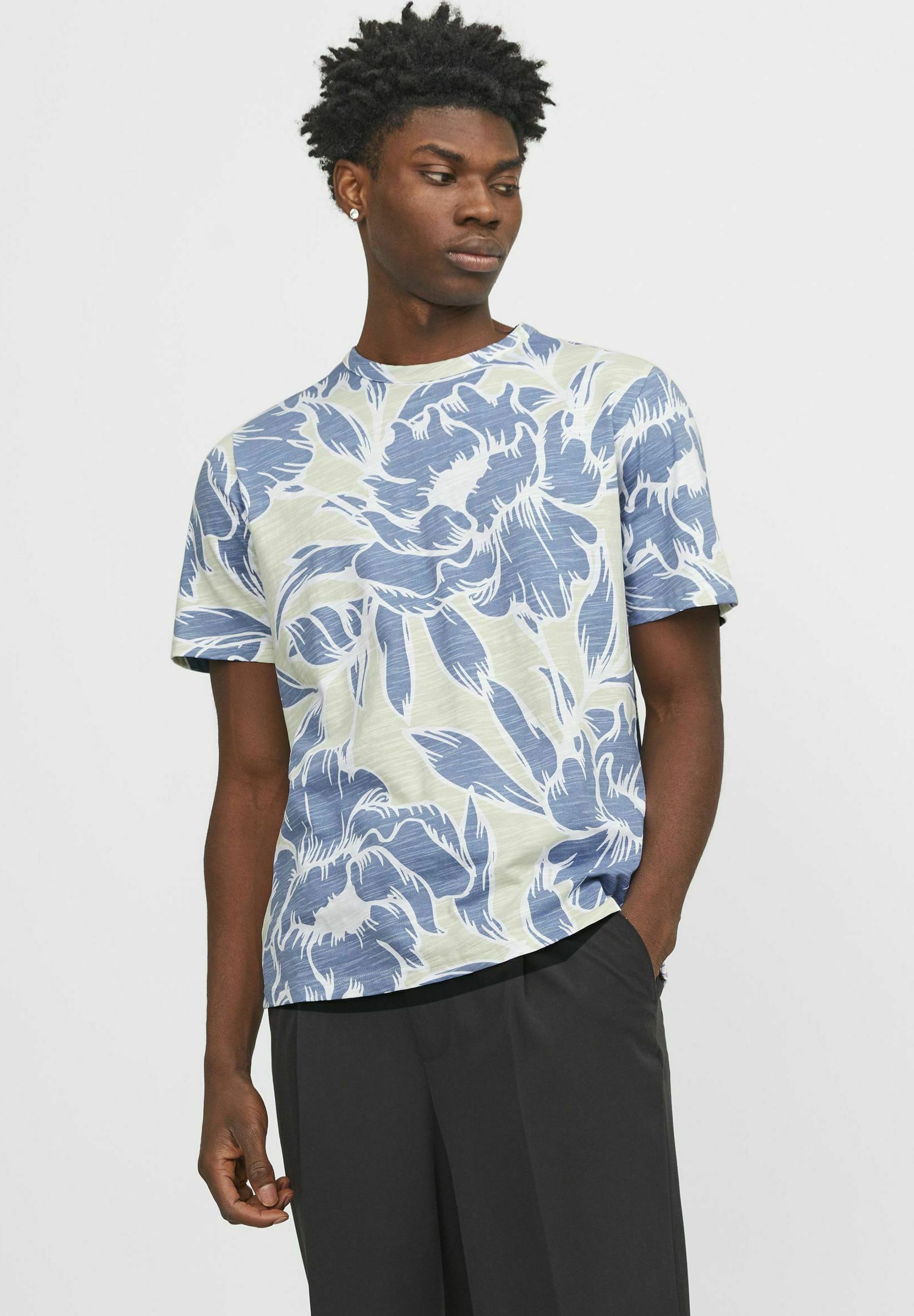 Jack & Jones PREMIUM ALL OVER RUNDHALS - T-Shirt print - green 