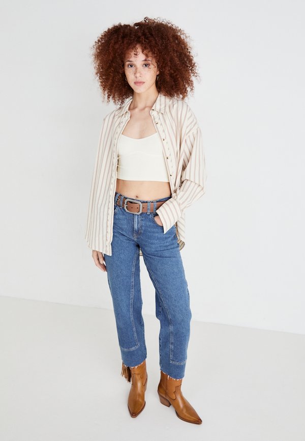STRIPED VARSITY VIBES - Button-down blouse - ivory3