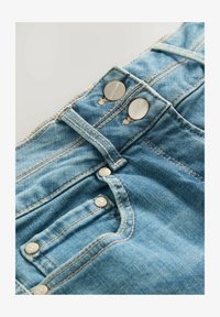 Unausgewählt, tinted blue