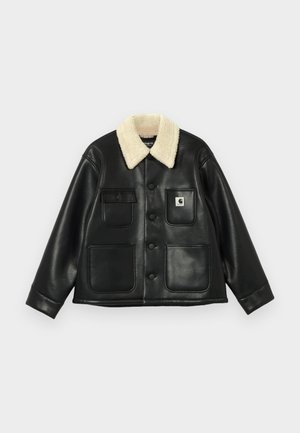 Čierna kožená bunda s béžovým umelým ovčím golierom, obsahujúca dve predné vrecká, jedno vrecko na hrudi a zapínanie na gombíky.