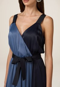 Oltre Vestido informal - blu