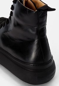 Tiger of Sweden Sneakers hoog - black