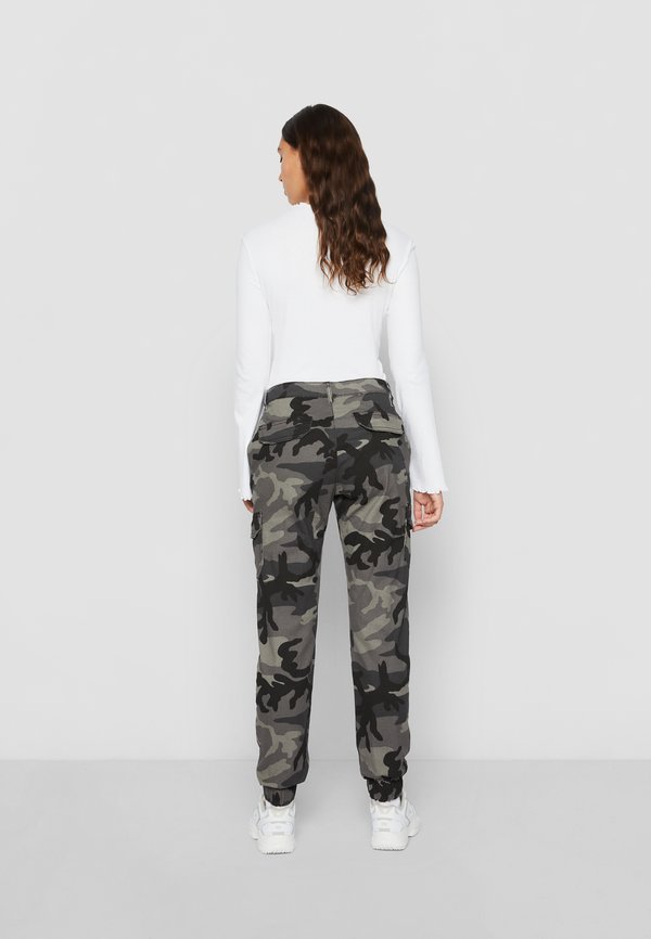 LADIES HIGH WAIST CAMO CARGO PANTS - Cargo trousers - dark camo4