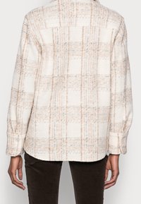 OPUS Tunn jacka - off-white