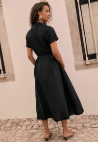 Next TALL FIT - MIDI  - Blusenkleid - black
