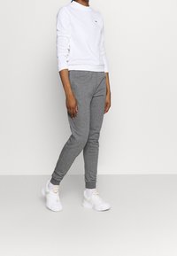 Lacoste Sport Teplákové kalhoty - grey