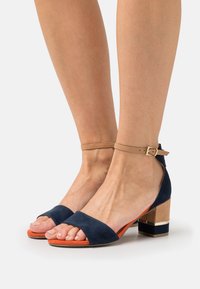 Marco Tozzi Riemensandalette - navy