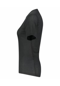 Zwart T-shirt met korte mouwen en een getailleerde pasvorm, gemaakt van een getextureerde stof. Heeft een ronde halslijn en subtiele stiksels langs de zijkanten.