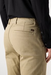 BOSS SLIM - Chino - light pastel brown