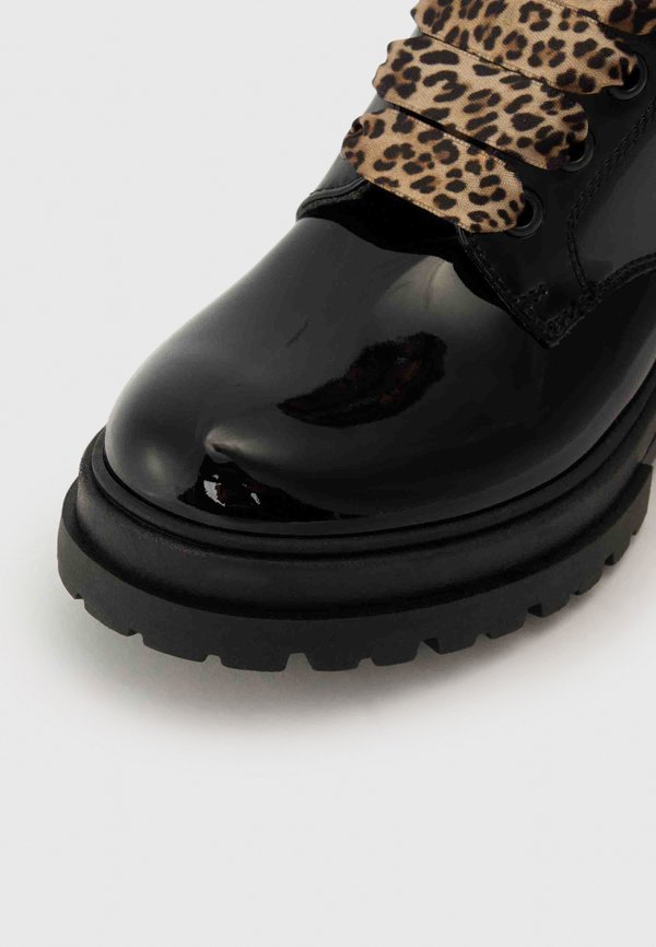 KESSY UNISEX – Schnürstiefelette