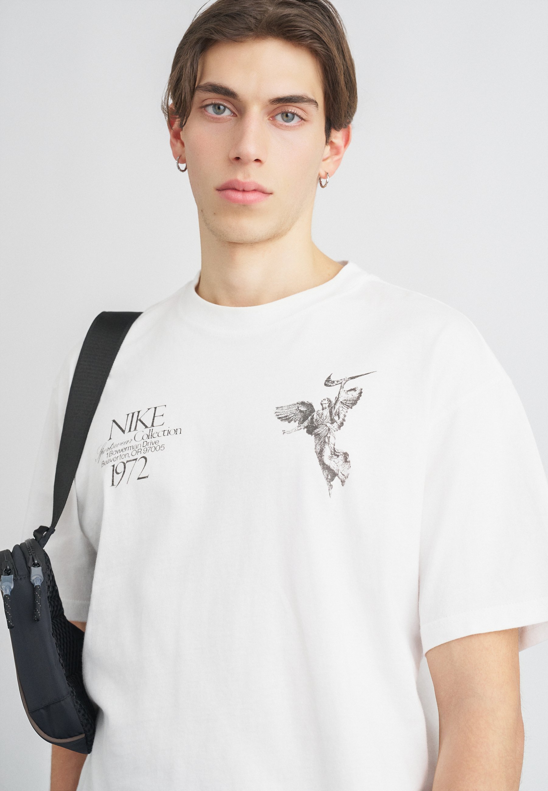 Nike Sportswear TEE WINGS VICTORY - Print T-shirt - white 