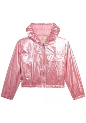 Veste courte rose brillante avec fermeture éclair frontale, col montant, manches longues, poignets élastiques et deux poches poitrine à rabats.