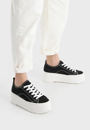 Sneakers - black