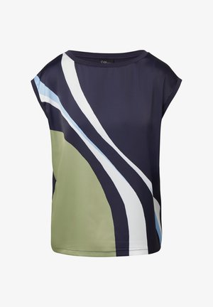 Haut à manches courtes en tissu lisse et léger, orné de rayures diagonales en bleu marine, blanc, bleu clair et vert. Encolure ronde avec une coupe décontractée.