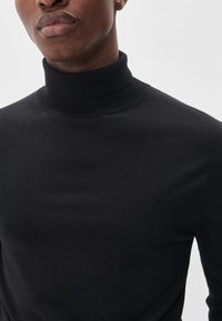 Matinique MAPARCUSMAN MERINO ROLL NECK PULLOVER KNIT  - Pulóver - black