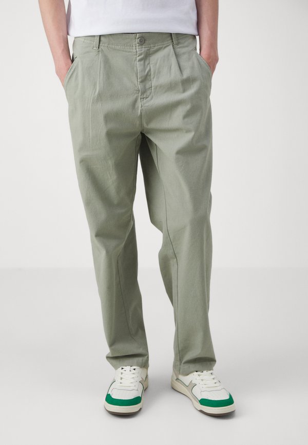 RELAXED COMFORT PANT - Trousers3