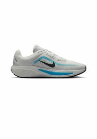 Hvid atletiksneaker med sort swoosh-logo og blå detaljer, der har en polstret sål og mesh-overdel for åndbarhed.