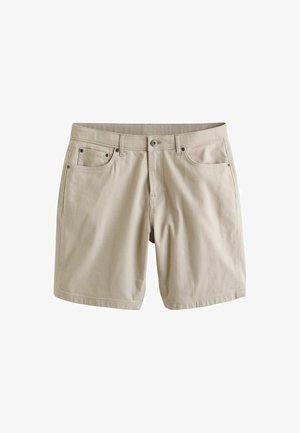 Shorts en coton beige à coupe droite, comprenant deux poches avant, une poche arrière unique et des accents en métal aux ouvertures des poches.