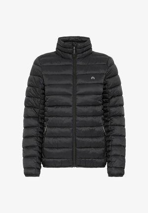 Zwarte gewatteerde jas met een hoge kraag, ritssluiting en gestikte patroon. Bevat twee zijzakken en een logo op de borst.