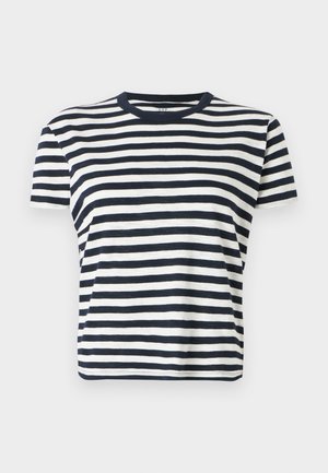 Marineblå og hvite stripete t-skjorte med korte ermer og rund hals. Mykt stoff, avslappet passform og jevn horisontal stripemønster.