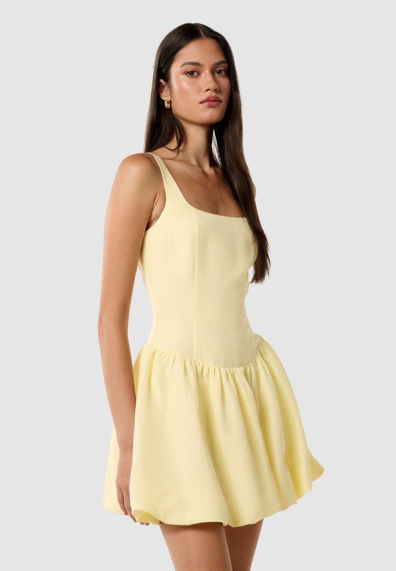 crochet contrast scallop scoop beach dress Ruffle Sleeve SS326 Tristen Dress - Noir Italian Size:42 IT back detail at the
