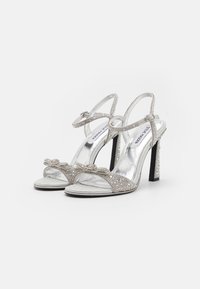 Steve Madden CHANTER - Riemensandalette - crystal