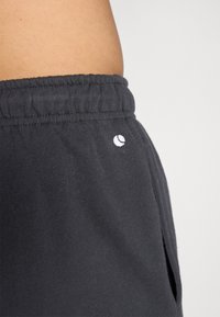 Thumbnail Image 6