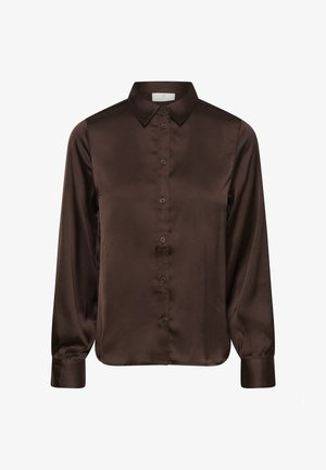 Chemise longue à manches longues en satin marron avec un devant boutonné, un col pointu et des poignets froncés. Texture lisse et coupe décontractée.