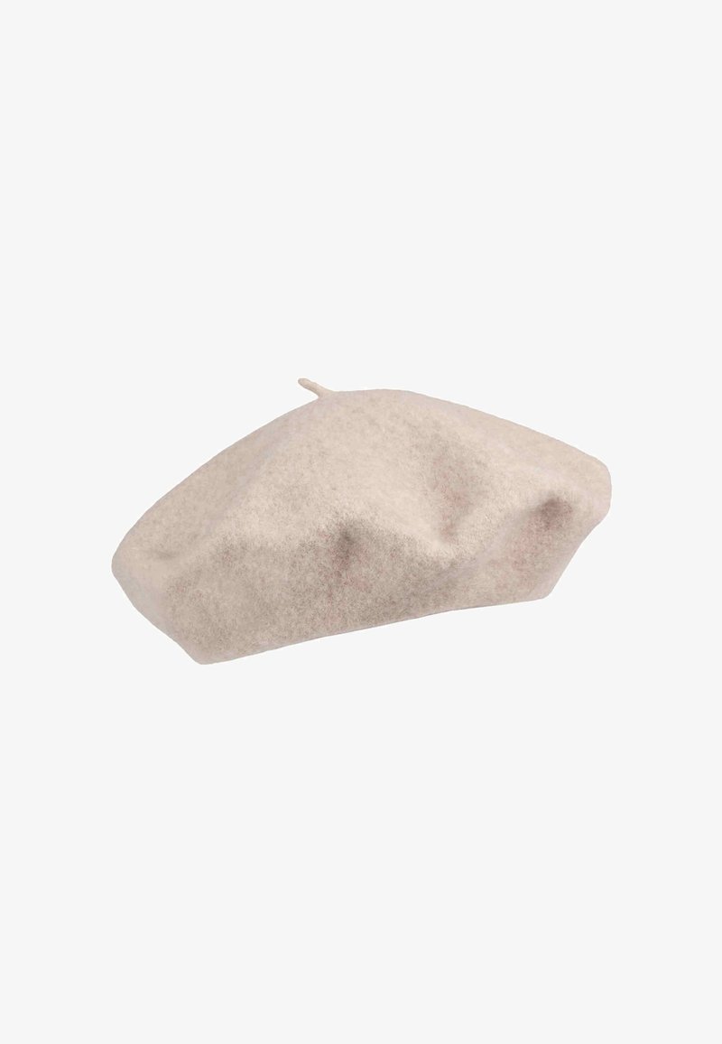 Wollen baret in lichtbeige met een ronde, platte vorm, gestructureerd oppervlak en een klein bovenstukje, gekenmerkt door zachte plooien en een gladde afwerking.
