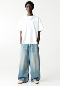 PULL&BEAR MEGA BAGGY - Traperice opuštenog kroja - stone blue denim