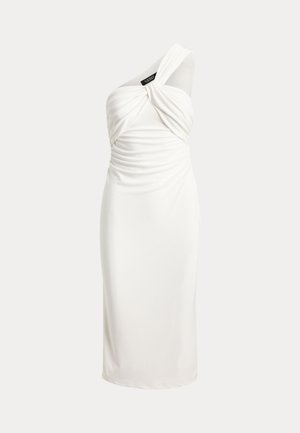 Λευκό midi φόρεμα με έναν ώμο, με ριχτούς κορσέ και εφαρμοστή φούστα, με λεπτομέρεια στριφογυρισμένου ιμάντα στο ντεκολτέ.