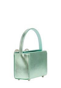 Borsa a tracolla verde metallico di forma rettangolare, con manico corto e decorazioni argentate sui lati. Finitura testurizzata e piedini in metallo.