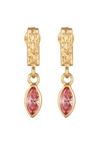 Boucles d'oreilles dorées avec un dessus rectangulaire texturé et un pendant en gemme rose en forme de marquise, présentant une finition polie.