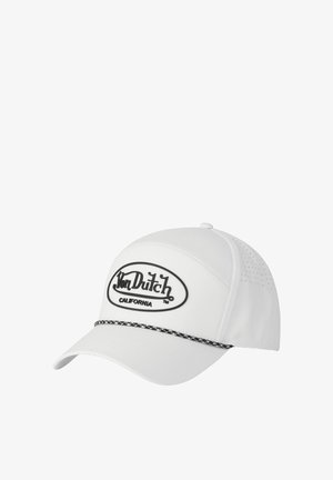 Casquette de baseball blanche avec des côtés perforés, ornée d'un logo noir "Von Dutch California" et d'une corde tressée noir et blanc au-dessus de la visière courbée.