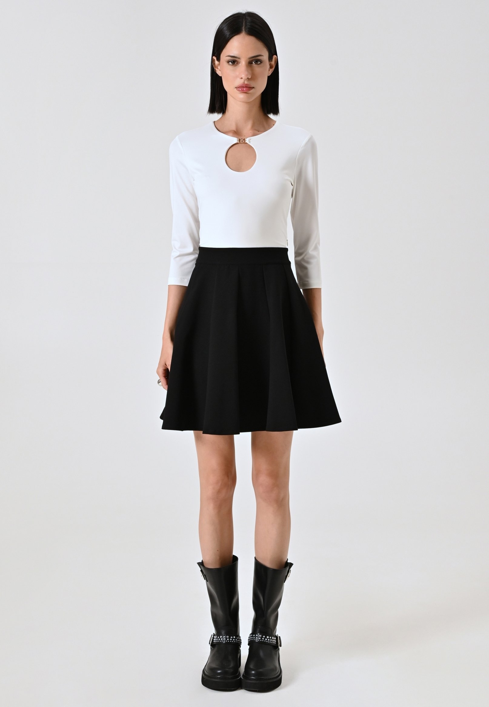 Abito Corto Rinascimento Vestito Bianco E Nero Rinascimento