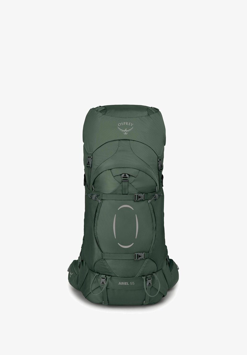 Sac à dos de randonnée vert foncé avec un sommet arrondi, de multiples sangles ajustables et des poches latérales. Présente le logo Osprey et le texte "ARIEL 55".
