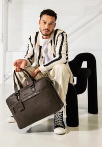 Burkely MINIMAL MASON 15.6 inch - Aktentasche - green