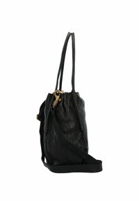 Borsa a tracolla in pelle nera con finitura testurizzata, dotata di una chiusura in tono oro, due lunghe maniglie e una tracolla regolabile.