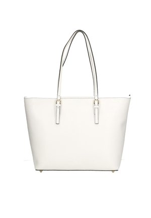 Sac fourre-tout en simili cuir blanc avec un design effilé, des anses plates doubles et des accents en métal doré ; base robuste avec des pieds de protection.