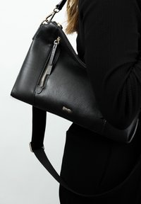 Paul Costelloe ALMONDA - Handtas - black