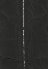 Vero Moda VMOSLO NOOS - Kaput ispunjen paperjem - black