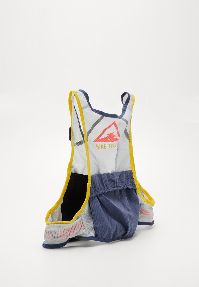 en casa calidad dirección Nike Performance MENS RUNNING TRAIL VEST - Mochila de hidratación - aura/diffused blue/speed yellow/black/blanco - Zalando.es en casa calidad dirección Nike Performance MENS RUNNING TRAIL VEST - Mochila de hidratación - aura/diffused blue/speed yellow/black/blanco - Zalando.es