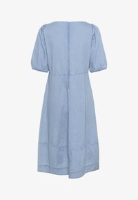 Valimata, light blue wash